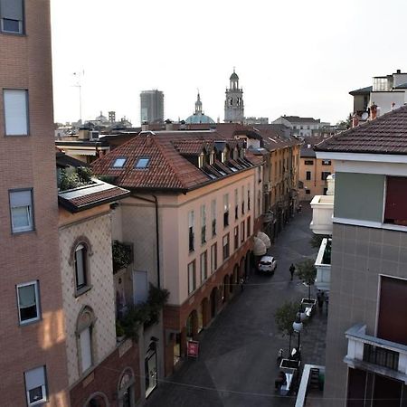One Flat/Studio,Busto ArsizioCenter,With Terrace Extérieur photo